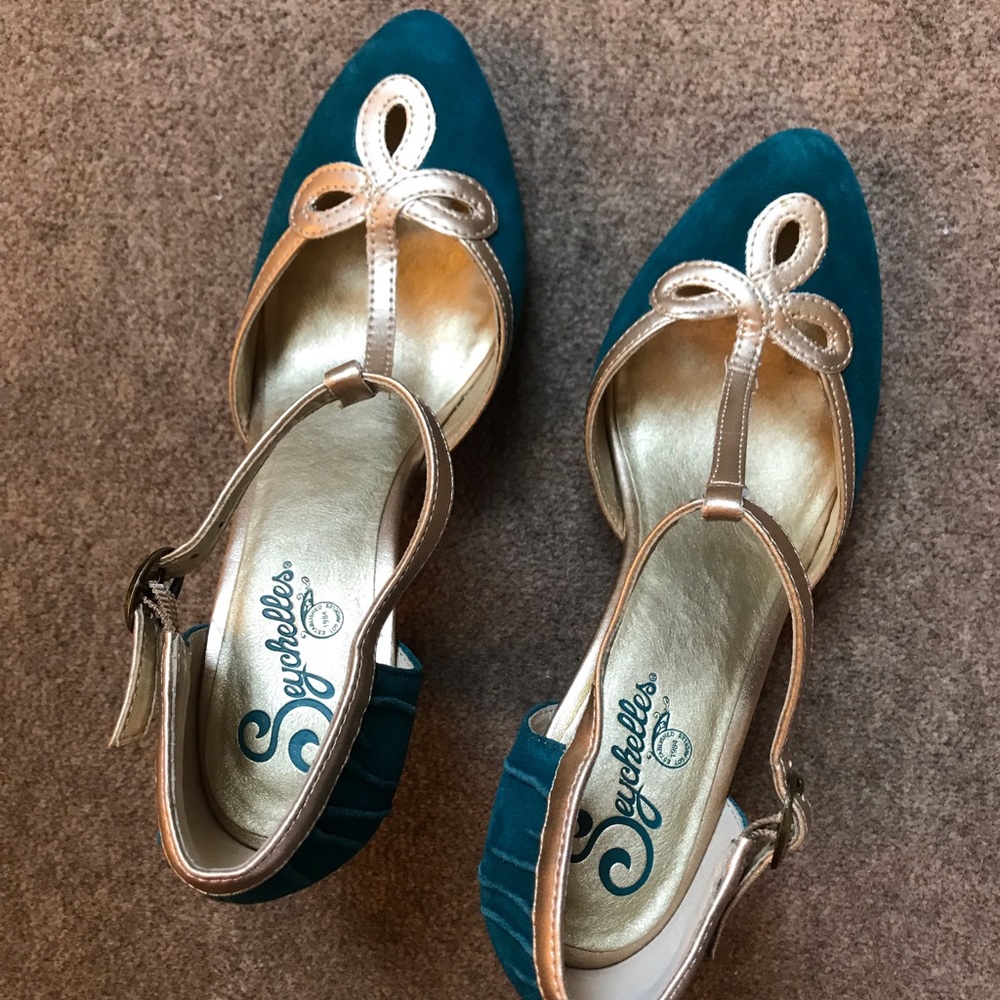 Blue suede heels Seychelles size 6.5